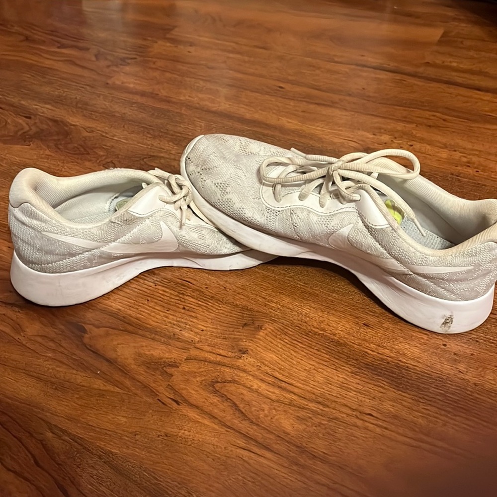 Women’s running shoes